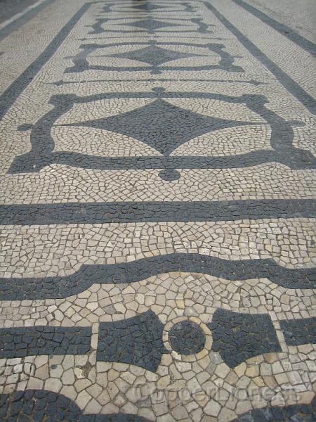 IMG_4480.JPG - The famous black and white mosiac sidewalks of Lisbon (OK, not famous enough that I knew that before I went)