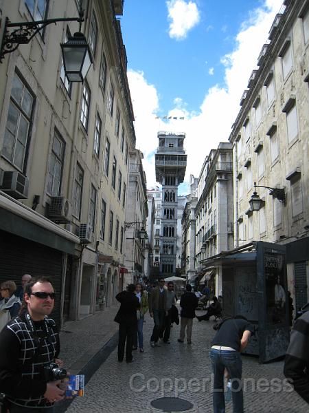 IMG_4493.JPG - And the street elevator from the front.