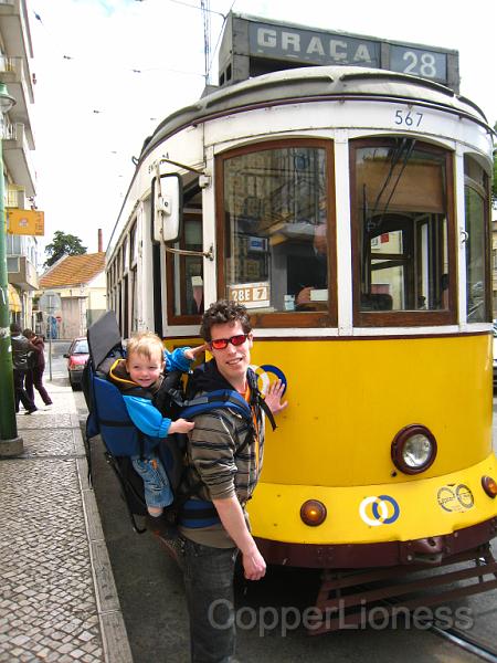 IMG_4535.JPG - The famous tram 28. Clearances of millimeters to buildings and cars.