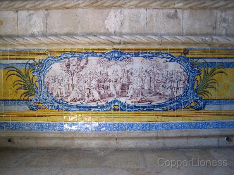 IMG_4603.JPG - The lower walls are filled with scenes.